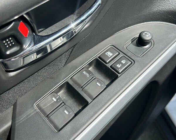 Белый Сузуки СХ4, объемом двигателя 1.59 л и пробегом 83 тыс. км за 18995 $, фото 6 на Automoto.ua