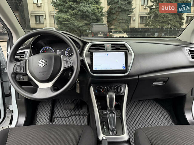 Білий Сузукі СХ4, об'ємом двигуна 1.6 л та пробігом 54 тис. км за 16500 $, фото 12 на Automoto.ua