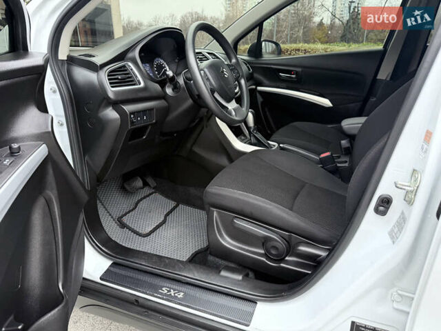 Білий Сузукі СХ4, об'ємом двигуна 1.6 л та пробігом 54 тис. км за 16500 $, фото 9 на Automoto.ua