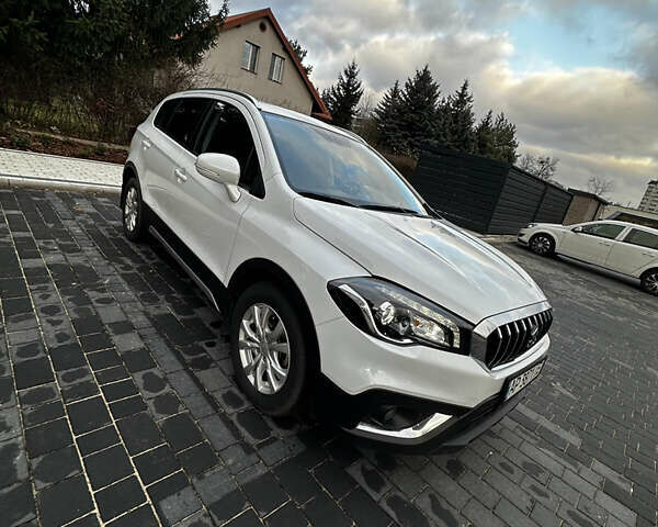 Белый Сузуки СХ4, объемом двигателя 1.59 л и пробегом 55 тыс. км за 18900 $, фото 2 на Automoto.ua