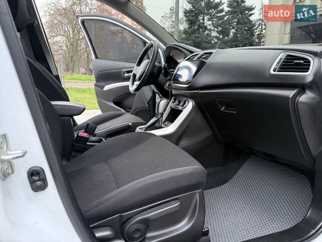Білий Сузукі СХ4, об'ємом двигуна 1.6 л та пробігом 54 тис. км за 16500 $, фото 10 на Automoto.ua