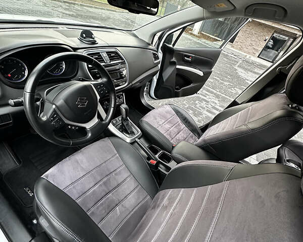 Белый Сузуки СХ4, объемом двигателя 1.59 л и пробегом 55 тыс. км за 18900 $, фото 13 на Automoto.ua