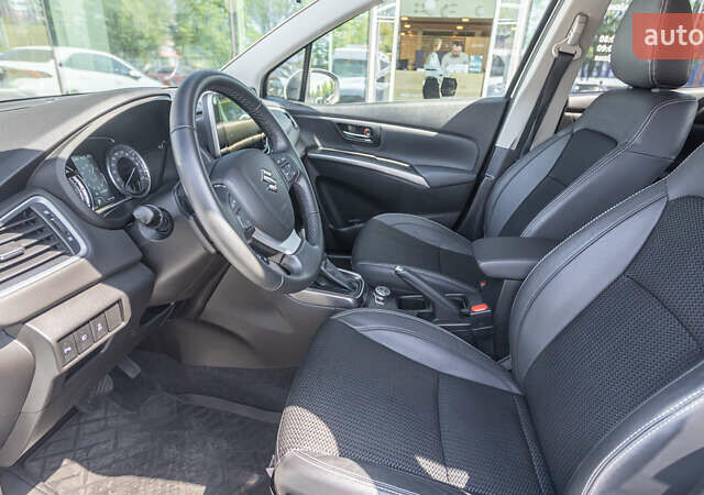 Белый Сузуки СХ4, объемом двигателя 1.37 л и пробегом 28 тыс. км за 25850 $, фото 14 на Automoto.ua