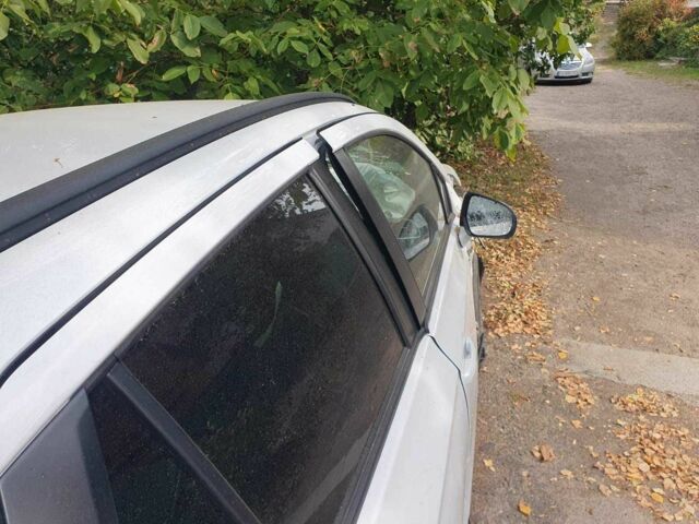 Білий Сузукі СХ4, об'ємом двигуна 1.6 л та пробігом 130 тис. км за 8000 $, фото 4 на Automoto.ua