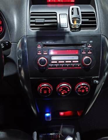 Чорний Сузукі СХ4, об'ємом двигуна 1.6 л та пробігом 208 тис. км за 7500 $, фото 8 на Automoto.ua