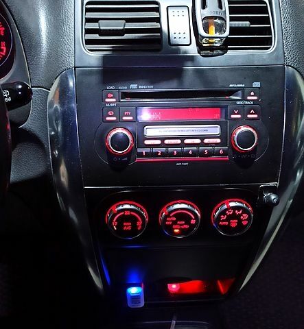 Чорний Сузукі СХ4, об'ємом двигуна 1.6 л та пробігом 208 тис. км за 7500 $, фото 8 на Automoto.ua