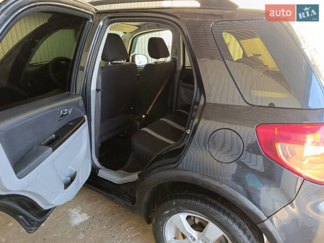Черный Сузуки СХ4, объемом двигателя 1.6 л и пробегом 248 тыс. км за 8300 $, фото 18 на Automoto.ua