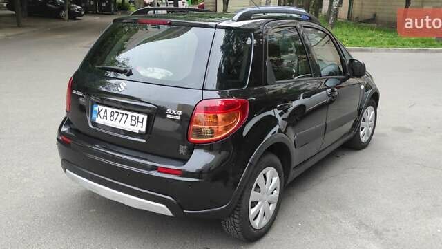 Сузуки СХ4 2013 в Киеве на Automoto.ua Черный Сузуки СХ4, объемом двигателя 1.6 л и пробегом 82 тыс. км за 13000 $, фото 3 на Automoto.ua