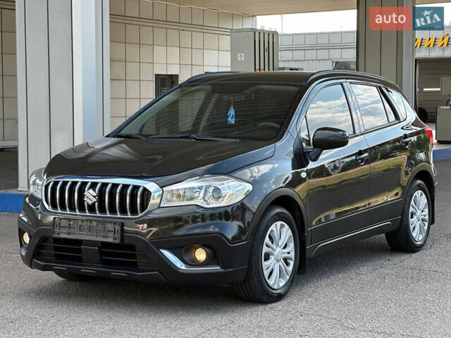 Черный Сузуки СХ4, объемом двигателя 1.59 л и пробегом 77 тыс. км за 14499 $, фото 3 на Automoto.ua