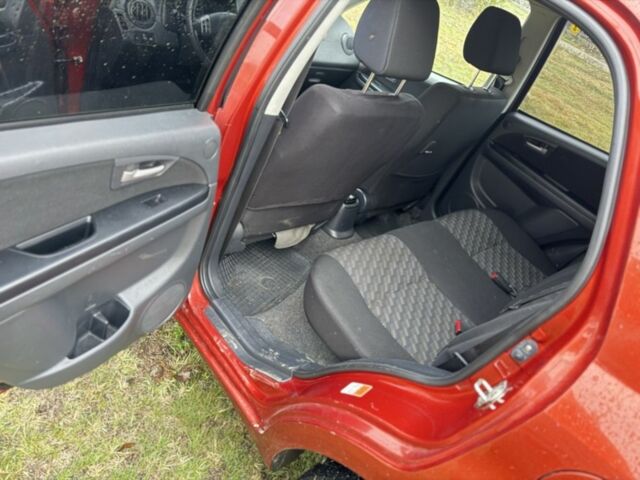 Красный Сузуки СХ4, объемом двигателя 1.6 л и пробегом 235 тыс. км за 3200 $, фото 9 на Automoto.ua