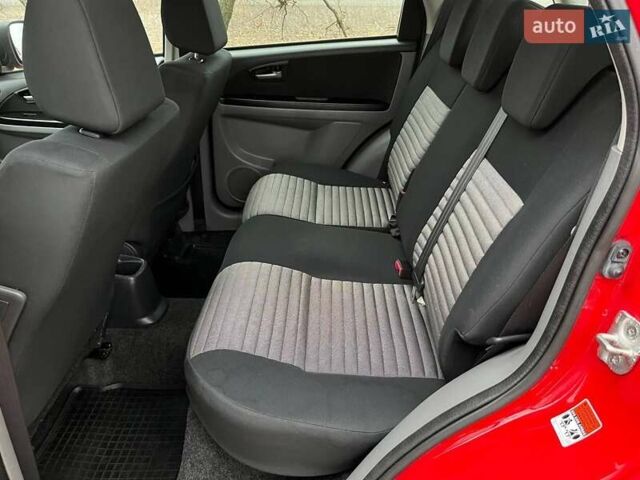Красный Сузуки СХ4, объемом двигателя 1.6 л и пробегом 101 тыс. км за 7700 $, фото 15 на Automoto.ua