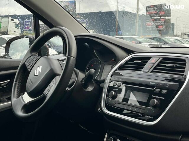 Сузуки СХ4 2018 в Львове на Automoto.ua Красный Сузуки СХ4, объемом двигателя 1.6 л и пробегом 91 тыс. км за 16990 $, фото 12 на Automoto.ua