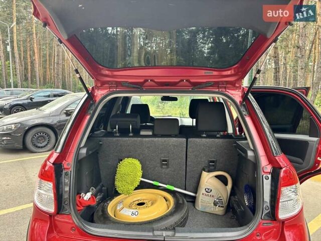 Червоний Сузукі СХ4, об'ємом двигуна 2 л та пробігом 300 тис. км за 10000 $, фото 6 на Automoto.ua