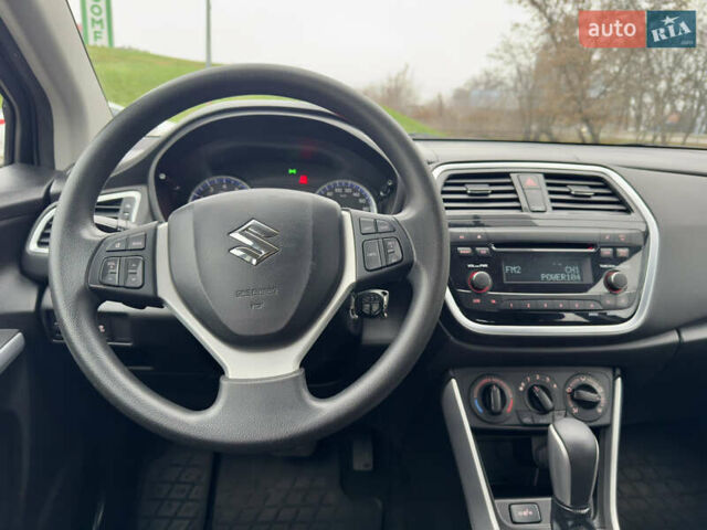 Красный Сузуки СХ4, объемом двигателя 1.6 л и пробегом 45 тыс. км за 15900 $, фото 35 на Automoto.ua