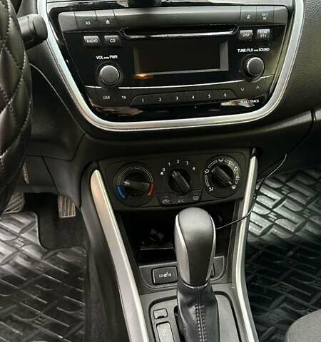 Красный Сузуки СХ4, объемом двигателя 1.59 л и пробегом 59 тыс. км за 17000 $, фото 10 на Automoto.ua