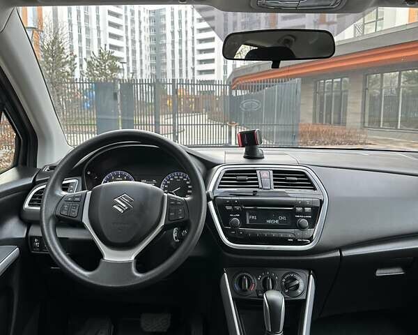 Красный Сузуки СХ4, объемом двигателя 1.59 л и пробегом 28 тыс. км за 17399 $, фото 54 на Automoto.ua