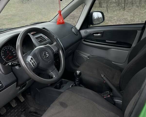 Сузуки СХ4, объемом двигателя 1.6 л и пробегом 236 тыс. км за 4900 $, фото 13 на Automoto.ua