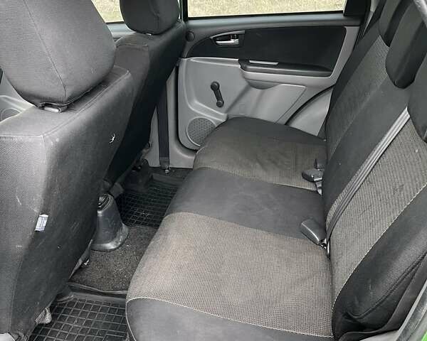Сузуки СХ4, объемом двигателя 1.6 л и пробегом 236 тыс. км за 4900 $, фото 14 на Automoto.ua
