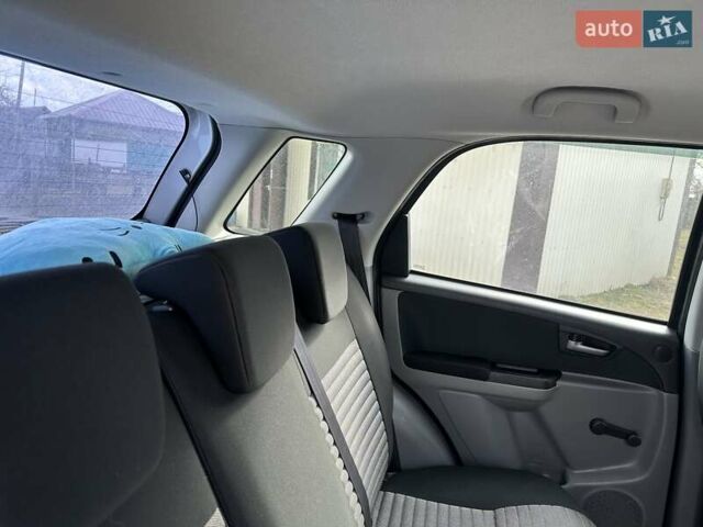 Сузуки СХ4, объемом двигателя 1.6 л и пробегом 180 тыс. км за 8000 $, фото 4 на Automoto.ua