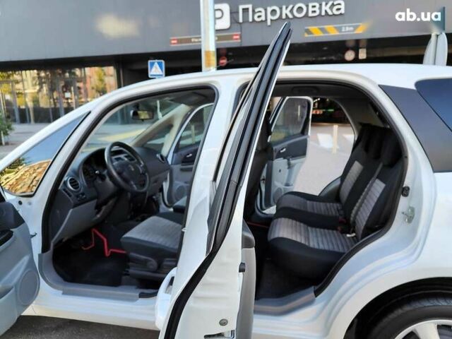 Сузуки СХ4, объемом двигателя 1.6 л и пробегом 192 тыс. км за 5990 $, фото 6 на Automoto.ua