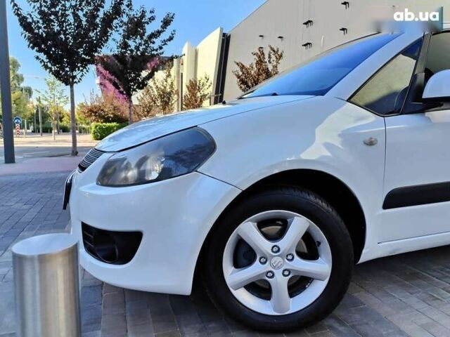 Сузуки СХ4, объемом двигателя 0 л и пробегом 192 тыс. км за 5990 $, фото 4 на Automoto.ua