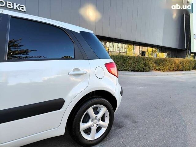 Сузуки СХ4, объемом двигателя 1.6 л и пробегом 192 тыс. км за 5990 $, фото 7 на Automoto.ua