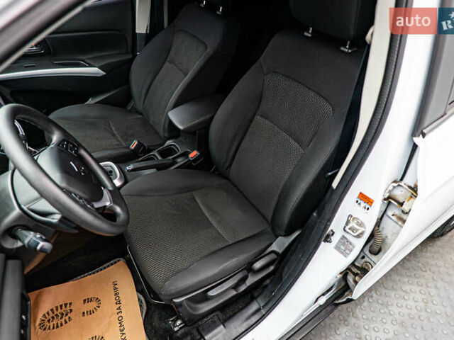 Сузукі СХ4, об'ємом двигуна 1.6 л та пробігом 90 тис. км за 16159 $, фото 8 на Automoto.ua