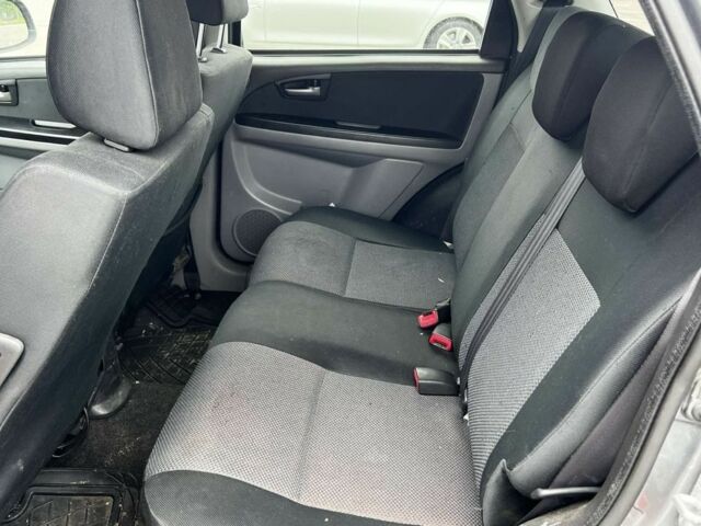 Серый Сузуки СХ4, объемом двигателя 1.6 л и пробегом 200 тыс. км за 4000 $, фото 8 на Automoto.ua