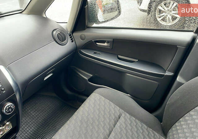 Сузуки СХ4 2007 в Киеве на Automoto.ua Серый Сузуки СХ4, объемом двигателя 1.6 л и пробегом 154 тыс. км за 6800 $, фото 13 на Automoto.ua