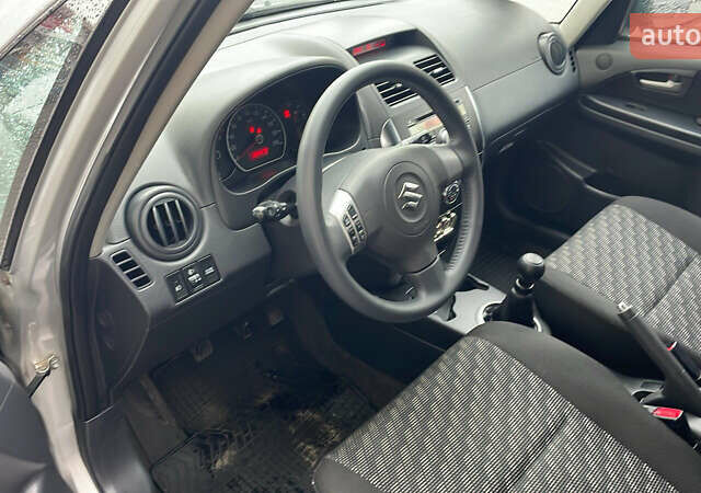 Сузуки СХ4 2007 в Киеве на Automoto.ua Серый Сузуки СХ4, объемом двигателя 1.6 л и пробегом 154 тыс. км за 6800 $, фото 9 на Automoto.ua
