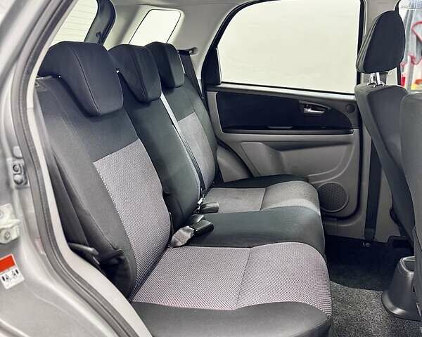 Серый Сузуки СХ4, объемом двигателя 1.6 л и пробегом 133 тыс. км за 7999 $, фото 112 на Automoto.ua