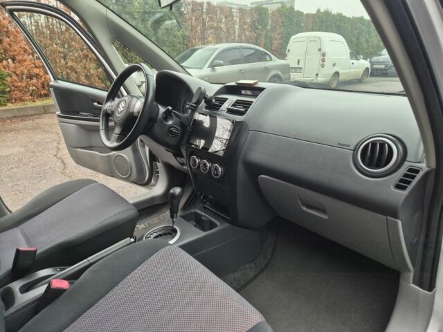 Серый Сузуки СХ4, объемом двигателя 1.6 л и пробегом 214 тыс. км за 6800 $, фото 5 на Automoto.ua