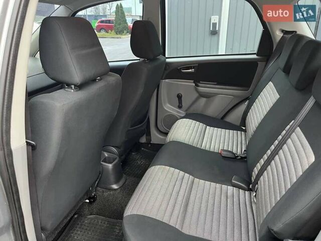 Серый Сузуки СХ4, объемом двигателя 1.6 л и пробегом 148 тыс. км за 5200 $, фото 11 на Automoto.ua