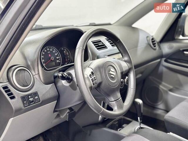Серый Сузуки СХ4, объемом двигателя 1.6 л и пробегом 133 тыс. км за 7999 $, фото 3 на Automoto.ua