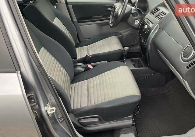 Серый Сузуки СХ4, объемом двигателя 1.6 л и пробегом 181 тыс. км за 6899 $, фото 5 на Automoto.ua