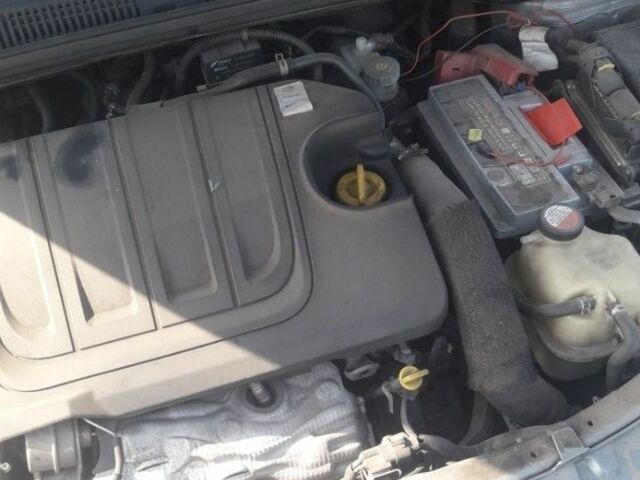 Сірий Сузукі СХ4, об'ємом двигуна 2 л та пробігом 200 тис. км за 7777 $, фото 5 на Automoto.ua