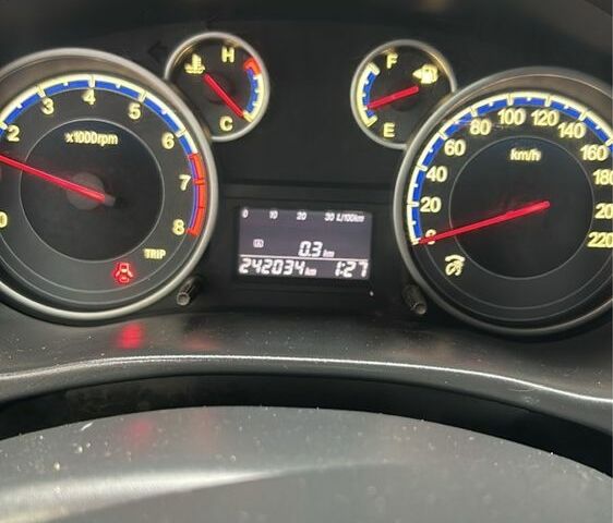 Серый Сузуки СХ4, объемом двигателя 1.6 л и пробегом 243 тыс. км за 7000 $, фото 5 на Automoto.ua