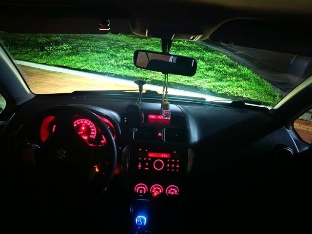 Серый Сузуки СХ4, объемом двигателя 1.9 л и пробегом 270 тыс. км за 4500 $, фото 12 на Automoto.ua