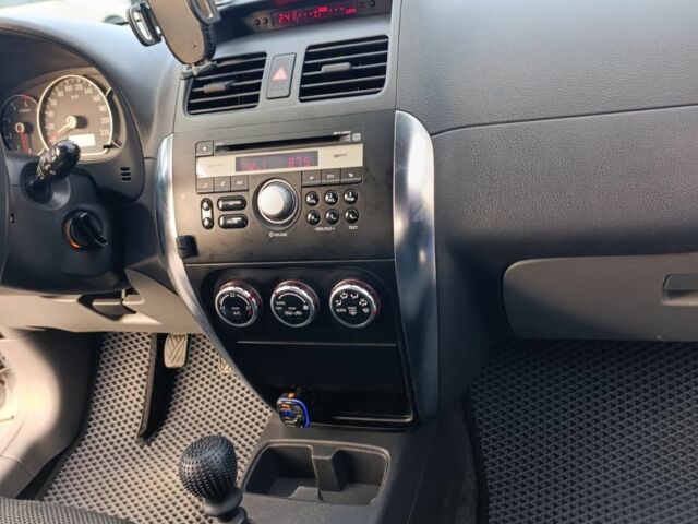 Серый Сузуки СХ4, объемом двигателя 0 л и пробегом 270 тыс. км за 4500 $, фото 4 на Automoto.ua