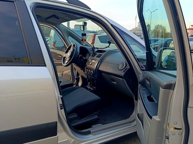 Серый Сузуки СХ4, объемом двигателя 1.9 л и пробегом 270 тыс. км за 4500 $, фото 8 на Automoto.ua