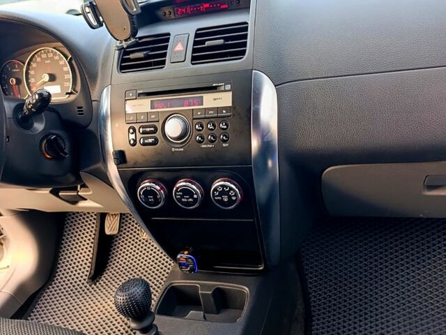 Серый Сузуки СХ4, объемом двигателя 1.9 л и пробегом 270 тыс. км за 4500 $, фото 10 на Automoto.ua