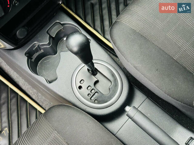 Сірий Сузукі СХ4, об'ємом двигуна 2 л та пробігом 187 тис. км за 7800 $, фото 32 на Automoto.ua
