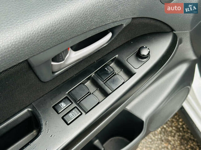 Сірий Сузукі СХ4, об'ємом двигуна 2 л та пробігом 187 тис. км за 7800 $, фото 25 на Automoto.ua