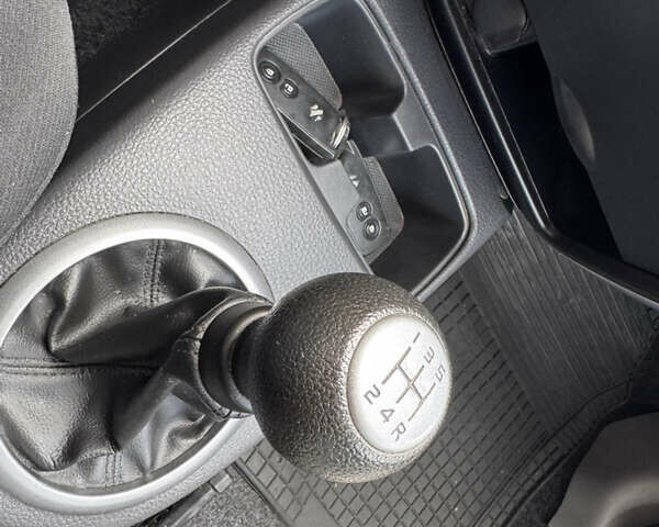 Сірий Сузукі СХ4, об'ємом двигуна 1.6 л та пробігом 160 тис. км за 8700 $, фото 18 на Automoto.ua