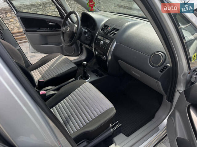 Сірий Сузукі СХ4, об'ємом двигуна 1.6 л та пробігом 160 тис. км за 8700 $, фото 23 на Automoto.ua