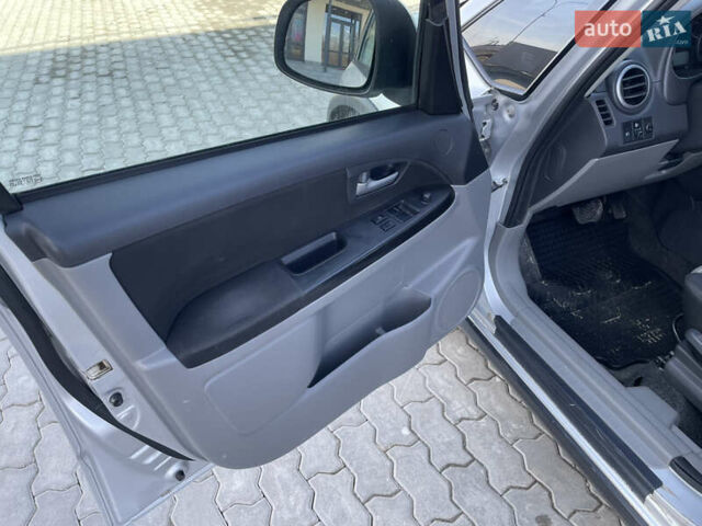 Серый Сузуки СХ4, объемом двигателя 1.6 л и пробегом 203 тыс. км за 6800 $, фото 8 на Automoto.ua