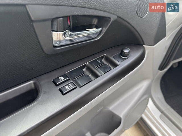 Сірий Сузукі СХ4, об'ємом двигуна 1.6 л та пробігом 160 тис. км за 8700 $, фото 15 на Automoto.ua