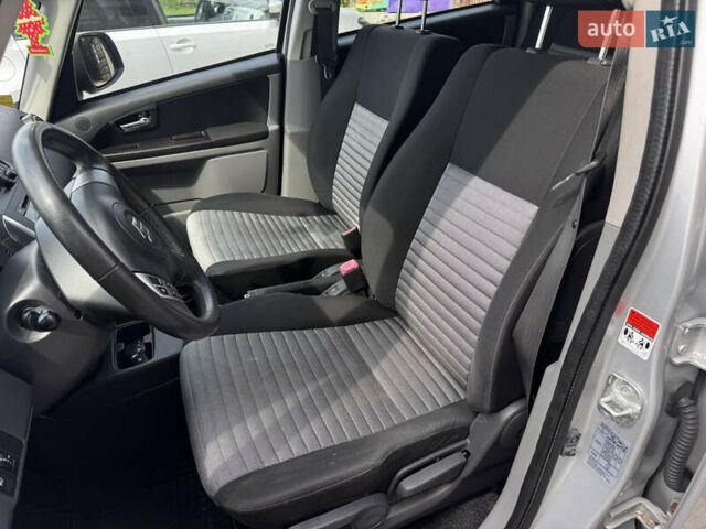 Серый Сузуки СХ4, объемом двигателя 1.6 л и пробегом 160 тыс. км за 8200 $, фото 12 на Automoto.ua