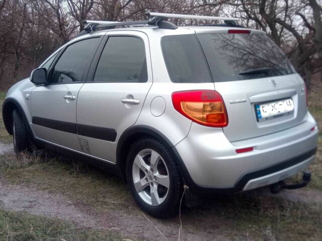 Сузуки СХ4 2013 в Светловдске на Automoto.ua Серый Сузуки СХ4, объемом двигателя 2 л и пробегом 164 тыс. км за 12500 $, фото 2 на Automoto.ua