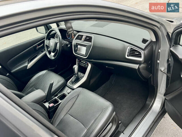 Сузуки СХ4 2014 в Житомире на Automoto.ua Серый Сузуки СХ4, объемом двигателя 1.59 л и пробегом 125 тыс. км за 14500 $, фото 32 на Automoto.ua